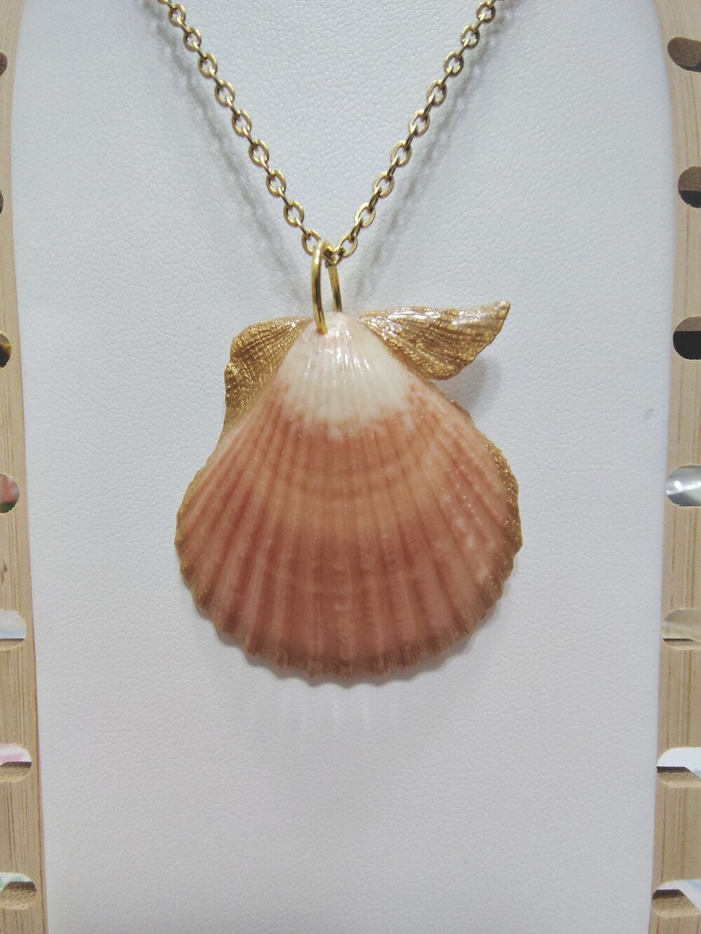 Handcrafted scallop shell necklace